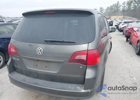 2010 Volkswagen Routan S z USA, uszkodzony, nr VIN 2V4RW4D10AR407247